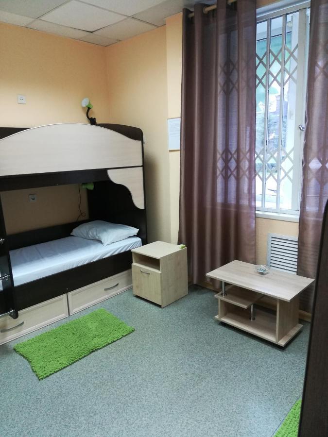 Dachny Hostel на метро Заельцовская Новосибірськ Екстер'єр фото