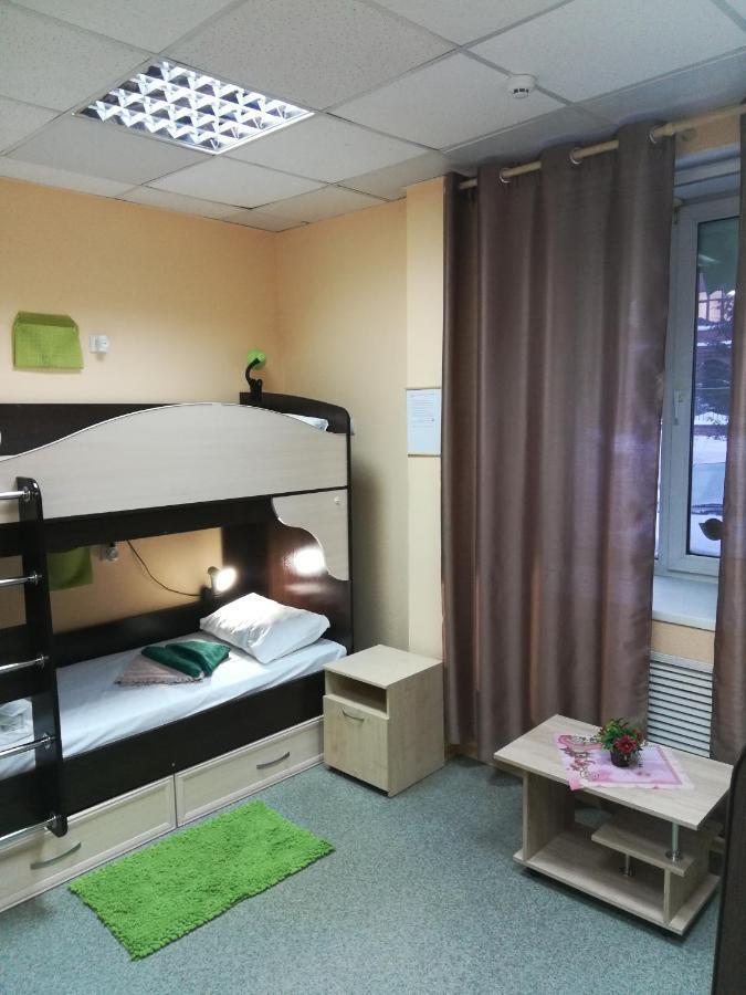 Dachny Hostel на метро Заельцовская Новосибірськ Екстер'єр фото